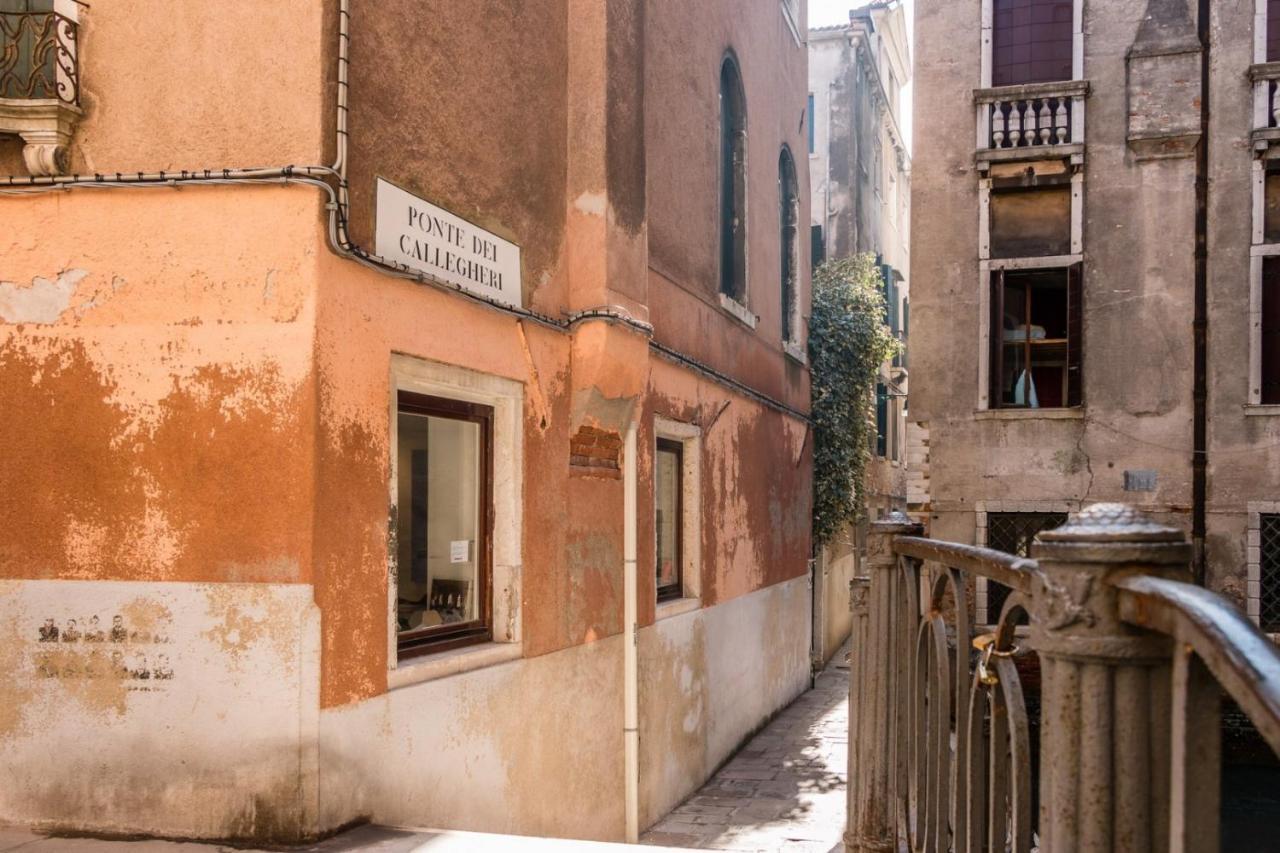 Fenice Backstage Over Canal Venice Exterior photo