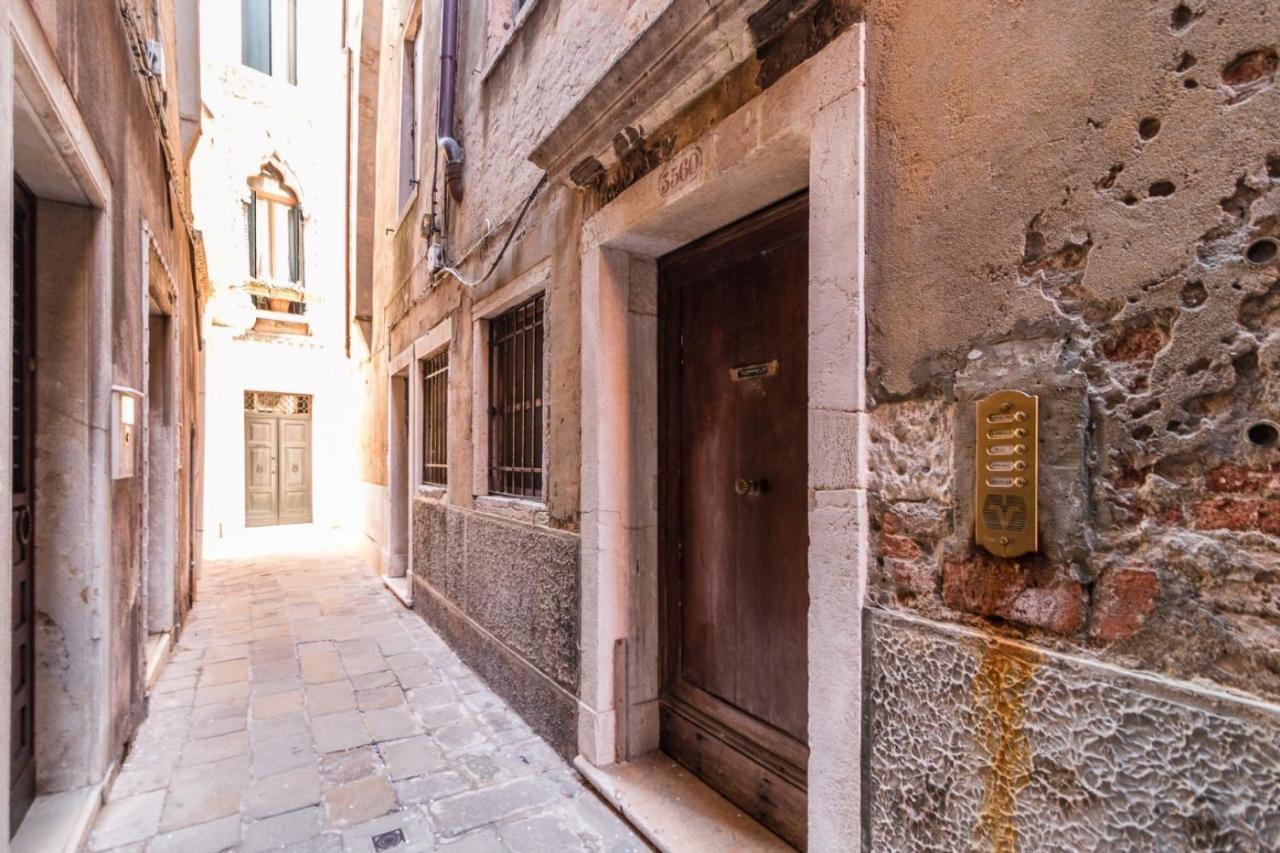Fenice Backstage Over Canal Venice Exterior photo